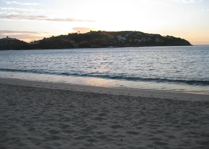 Pousada Ferradura Beach
